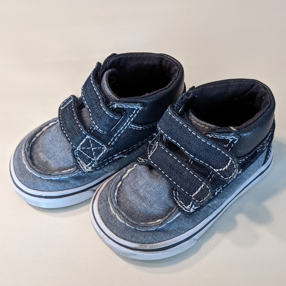 Toddler blue bootie sneaker.  Toddler: size 4 - Picture 10 of 11